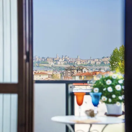 Апартаменты Chic Panoramic *